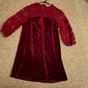 Lulu’s burgundy velvet dress